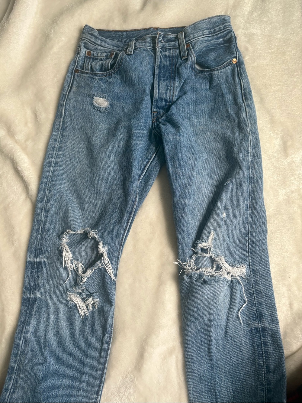 Women’s Levi’s ripped 501 jeans in blue size 24